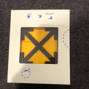 New Off-White Arrow Airpods Pro Case